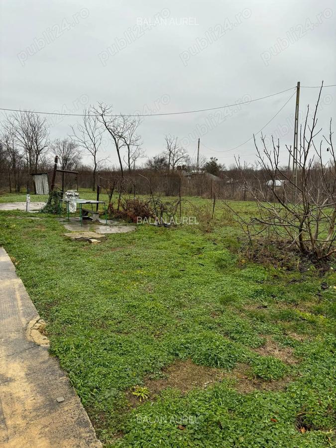 Vand casa la tara - 4