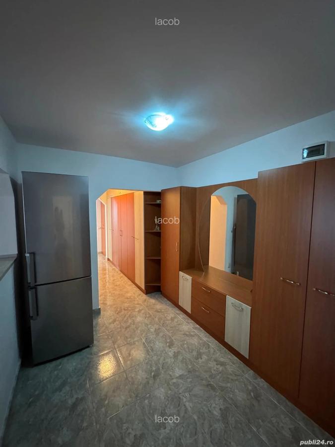 Apartament 3 camere, 93 mp, decomandat, etaj 2,zona Alfa - 10