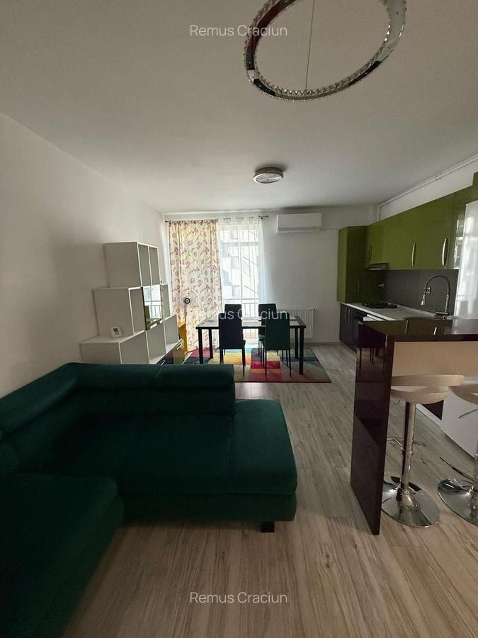 Vă propune spre  închiriere Apartament Modern cu 3 Camere în zona Sopor - 5