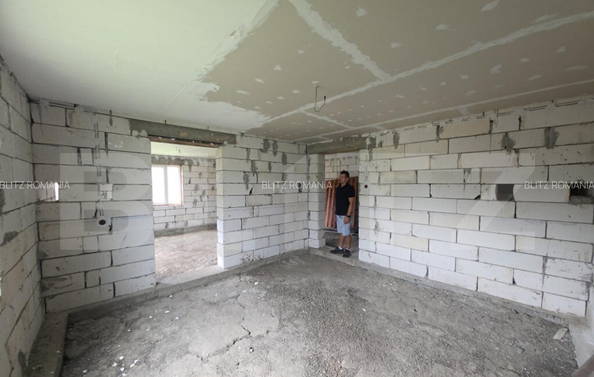 Casa la tara de vanzare, cu 13 ari de teren, la 40 km de Bi - 5