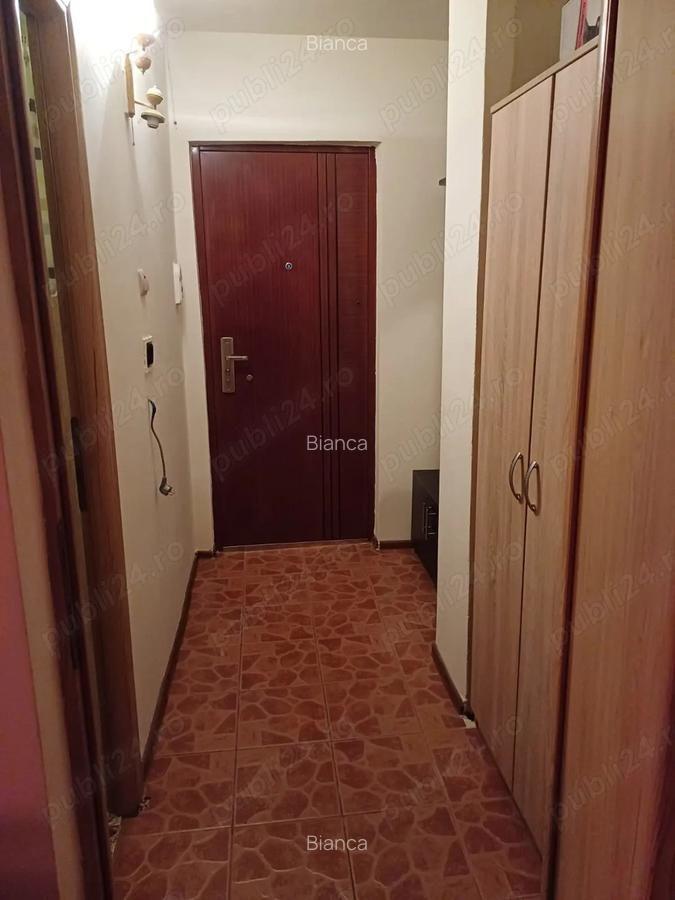 Proprietar, apartament 1 camera, zona Lipovei, etaj 1 - 6 Proprietar, apartament 1 camera, zona Lipovei, etaj 1 - 6