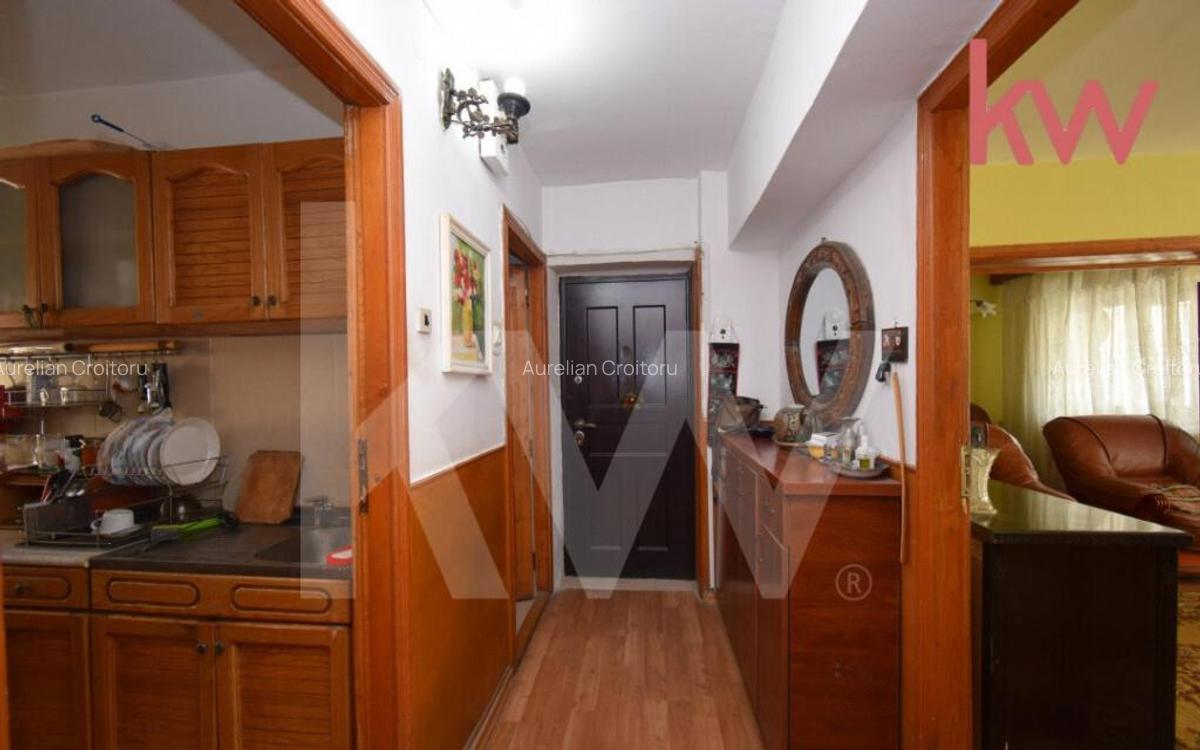 Apartament 4 camere Sarari decomandat, - schimb cu 2 camere - 7 Apartament 4 camere Sarari decomandat, - schimb cu 2 camere - 7