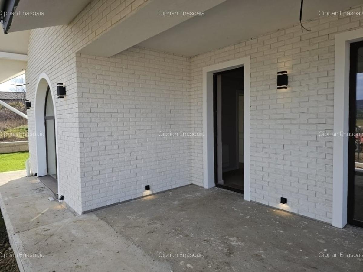 🏡 Casă de vânzare Ciurea – priveliște superbă, construcție solidă - 12
