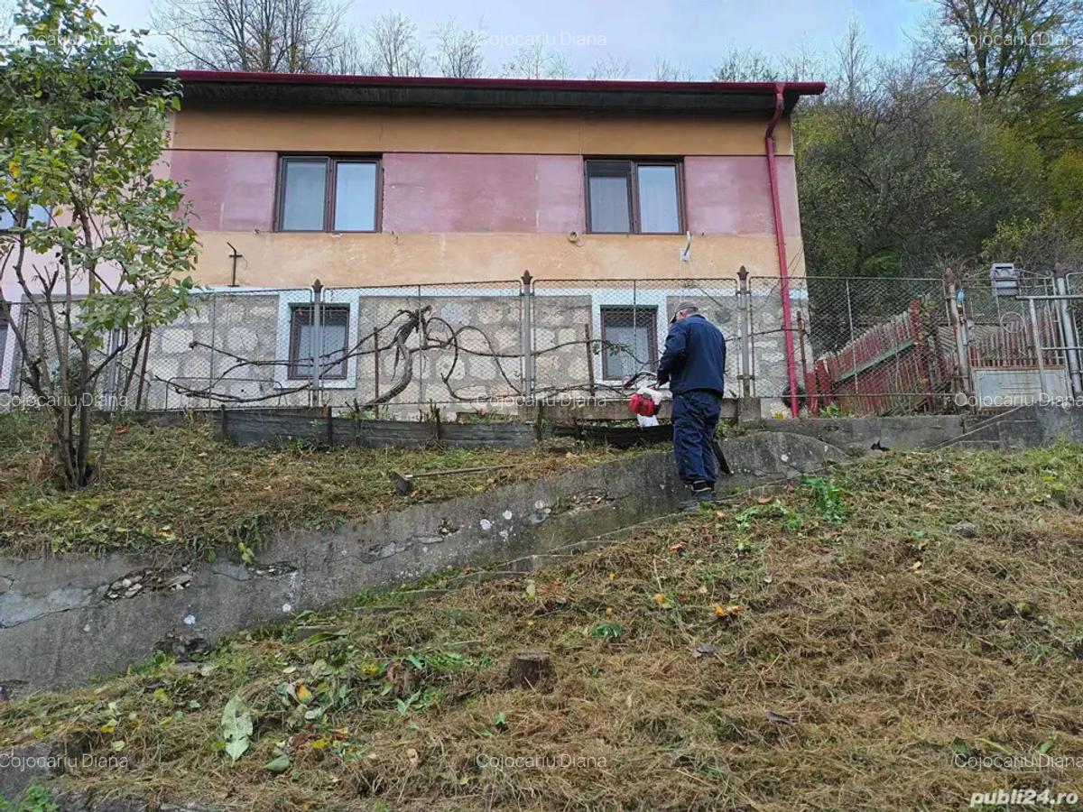 Casa de Vanzare 5 camere - 1