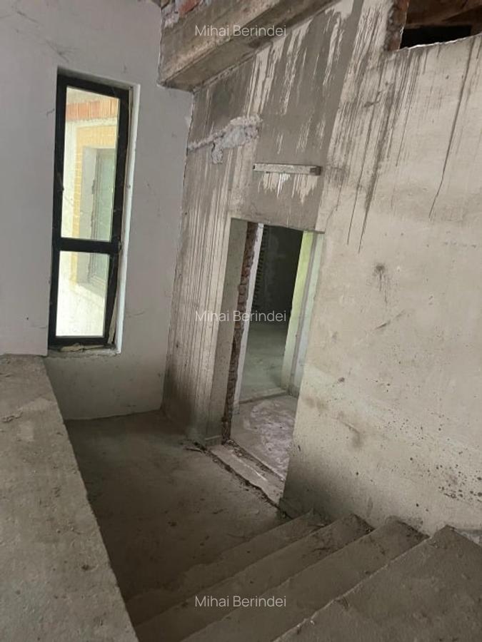 Vilă 2 corpuri – construcție 2012 + casă veche interbelică, curte generoasă - 11