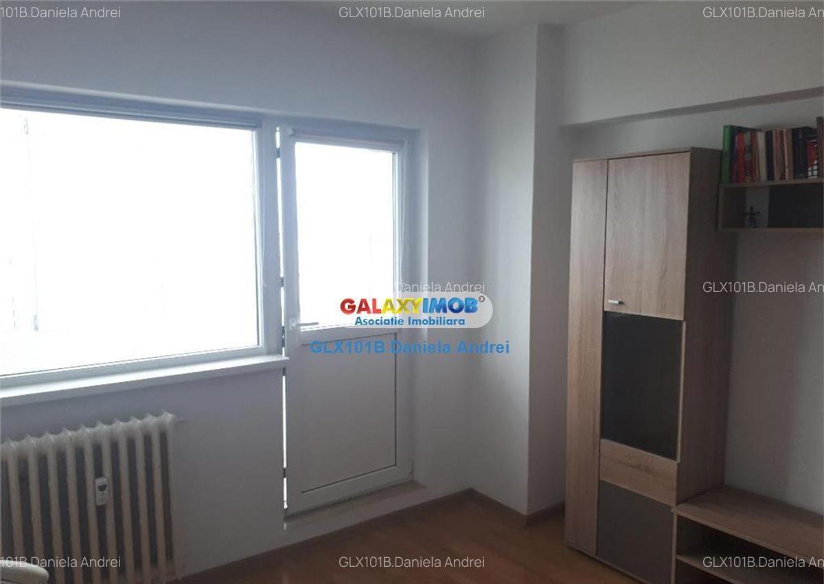 De :APARTAMENT 2 CAMERE, bloc 1985, Piata Victoriei 160000 e - 4
