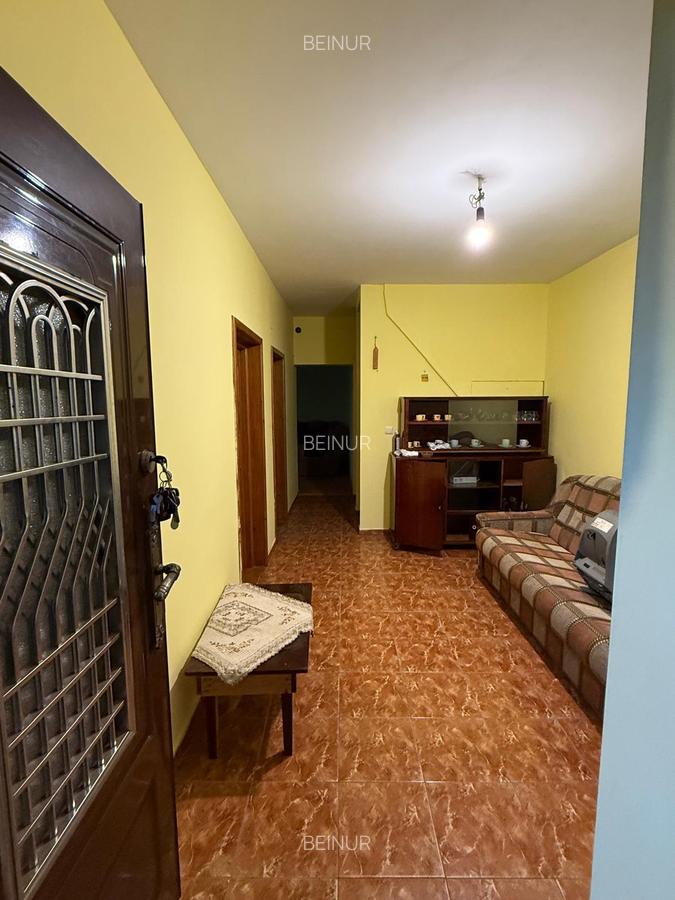 Casă cu 7 camere în Central - 2