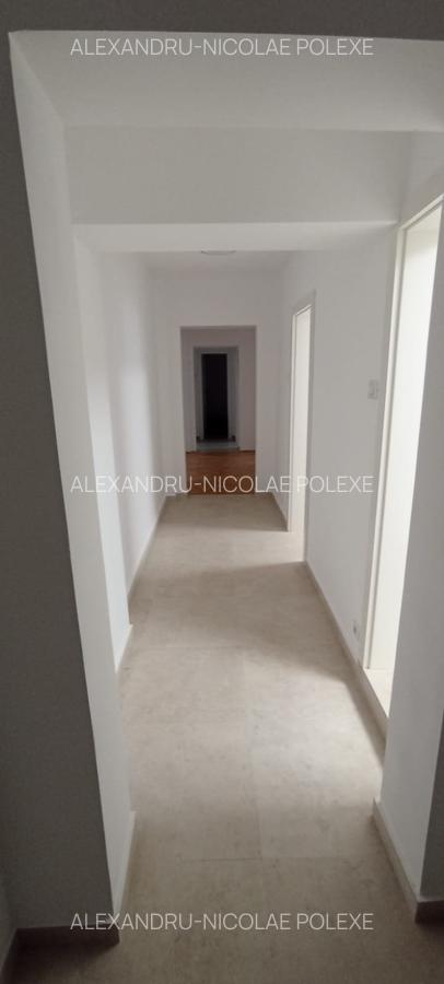 Birou 4 camere decomandate etaj 2 cladire dupa cutremur Universitate metrou - 1