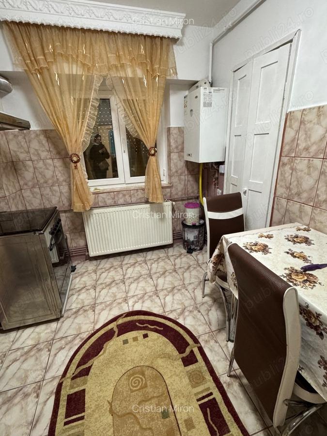 Vand apartament 3 camere la vila - 10