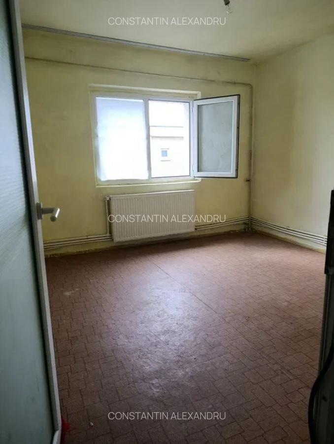 Apartament cu 2 camere in zona Piata Centrala - 2