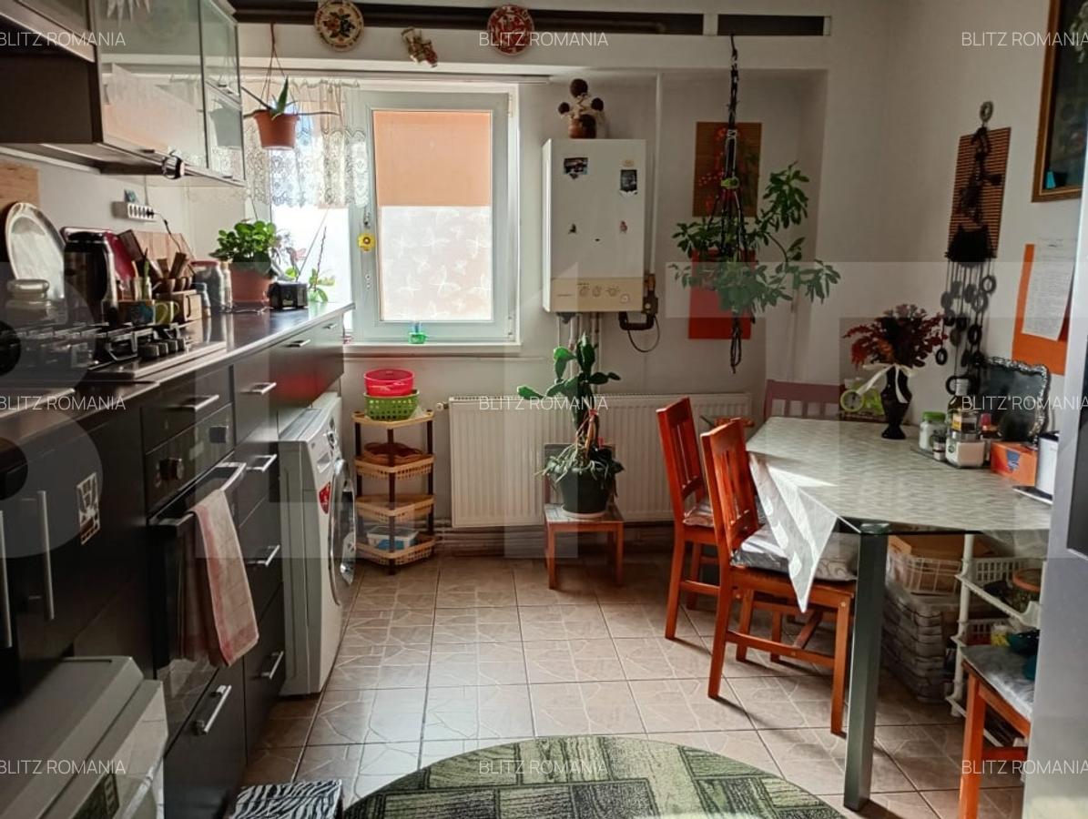 Apartament cu 3 camera, 68 mp, zona Lenin - 4 Apartament cu 3 camera, 68 mp, zona Lenin - 4