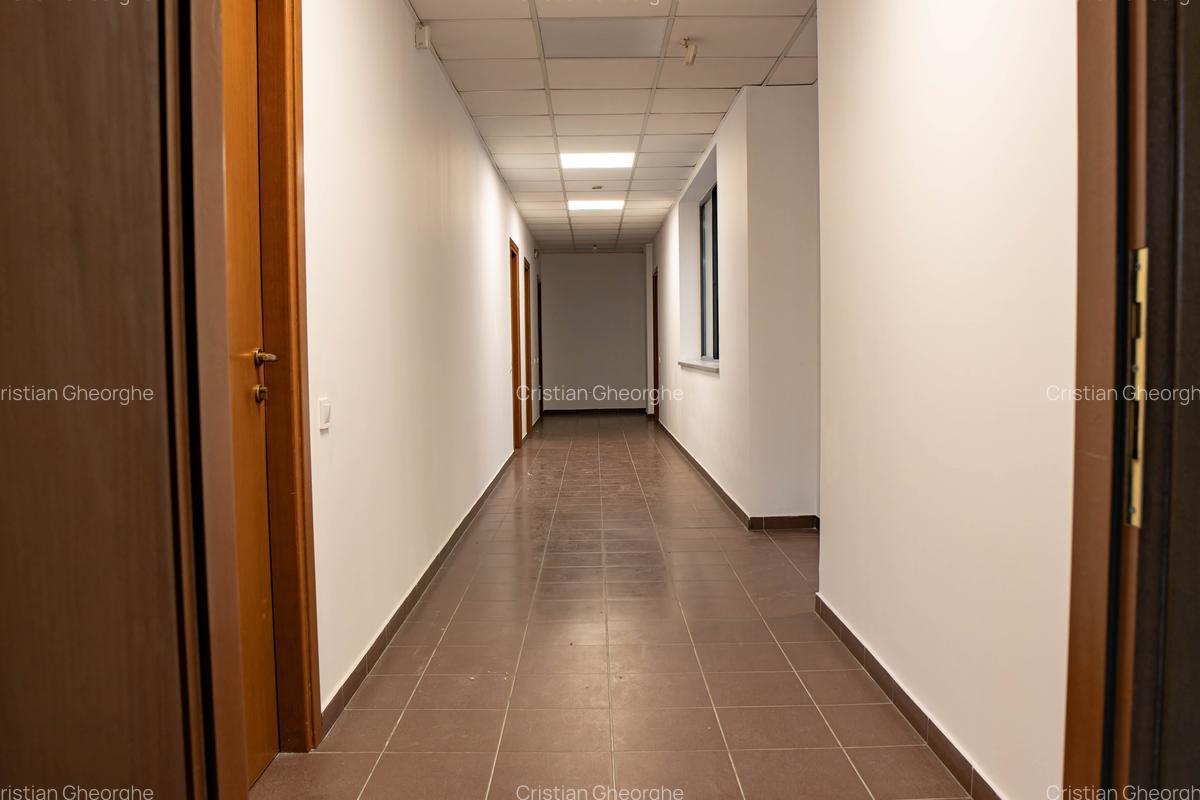 Birou, 400 mp în Central - 3