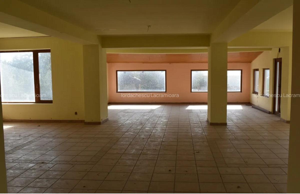 Casă cu 12 camere în Bran - 2
