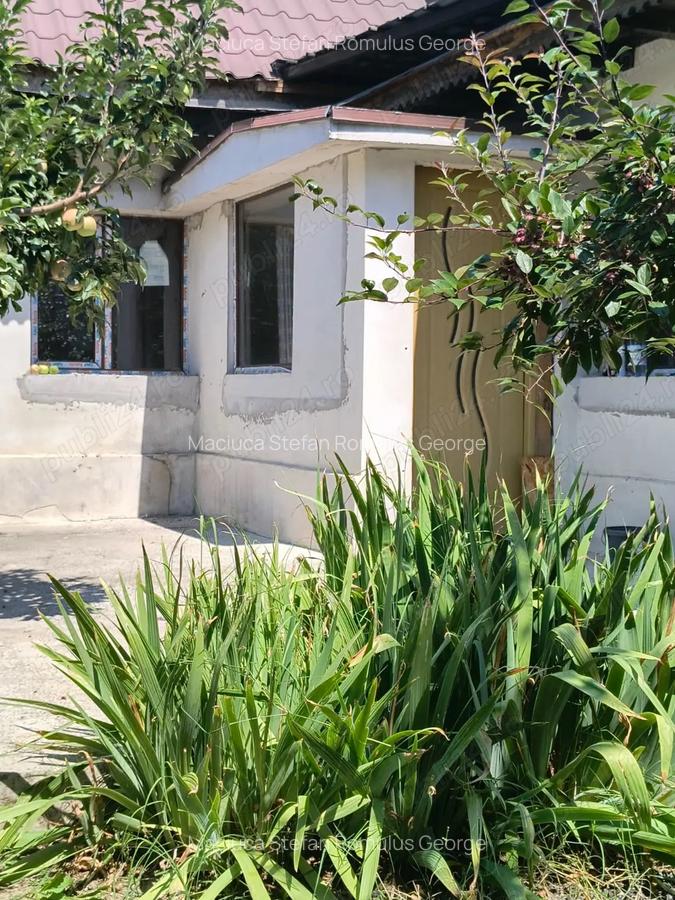 Casa de vanzare bordeasca veche - 2