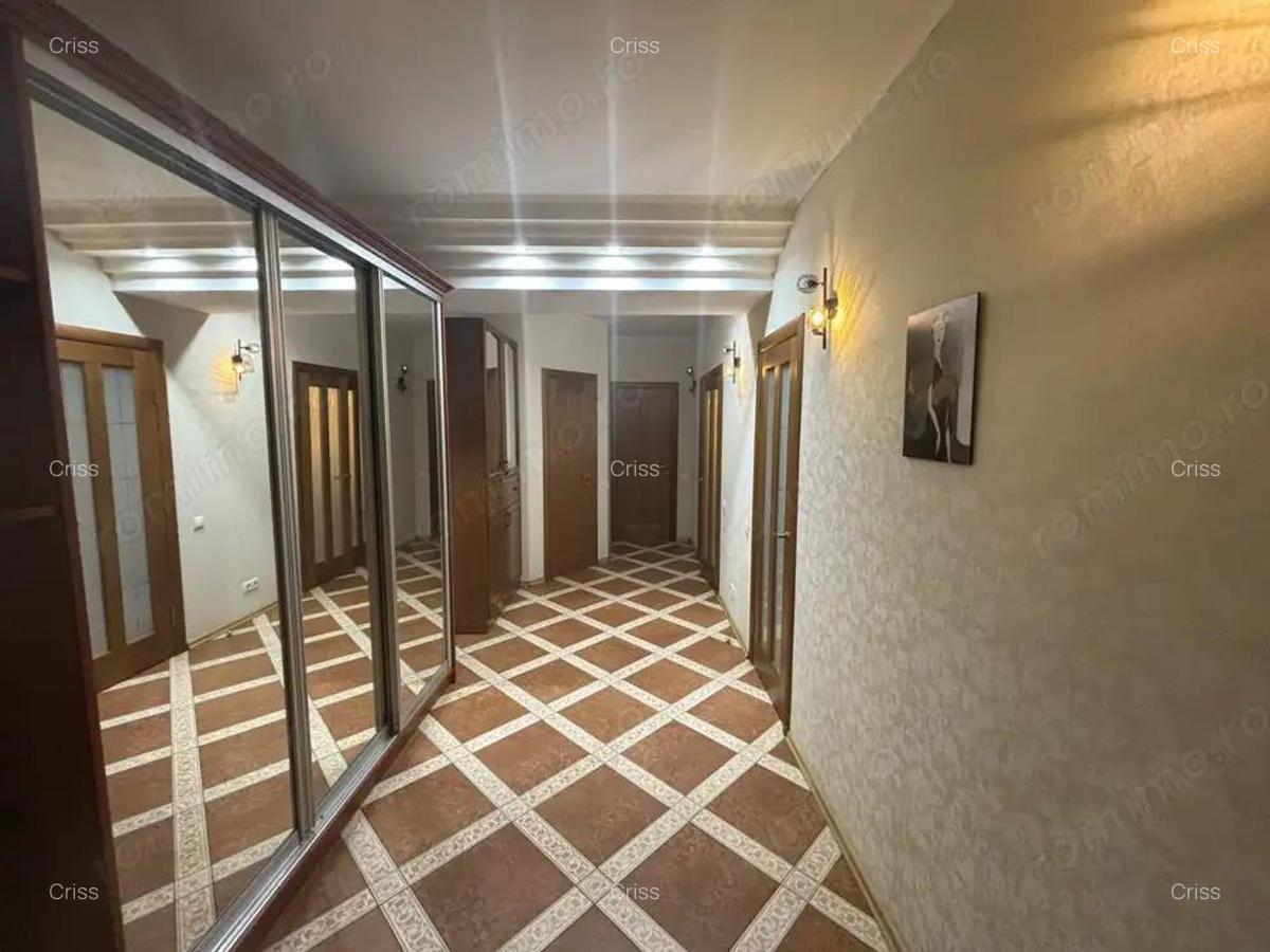 Ofer spre vanzare apartament cu 2 camere in zona Eroii Revolu?iei - 5