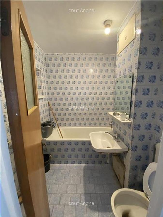 Apartament cu 3 camere decomandat în Tei - 5