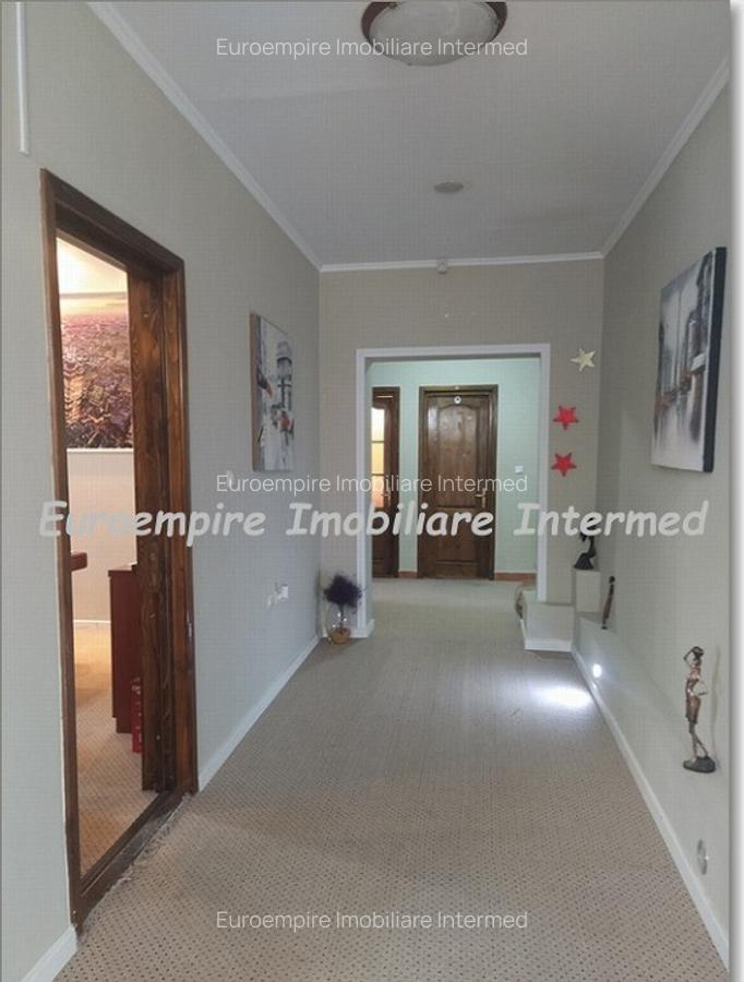 De inchiriat spatiu comercial zona Centru - 3
