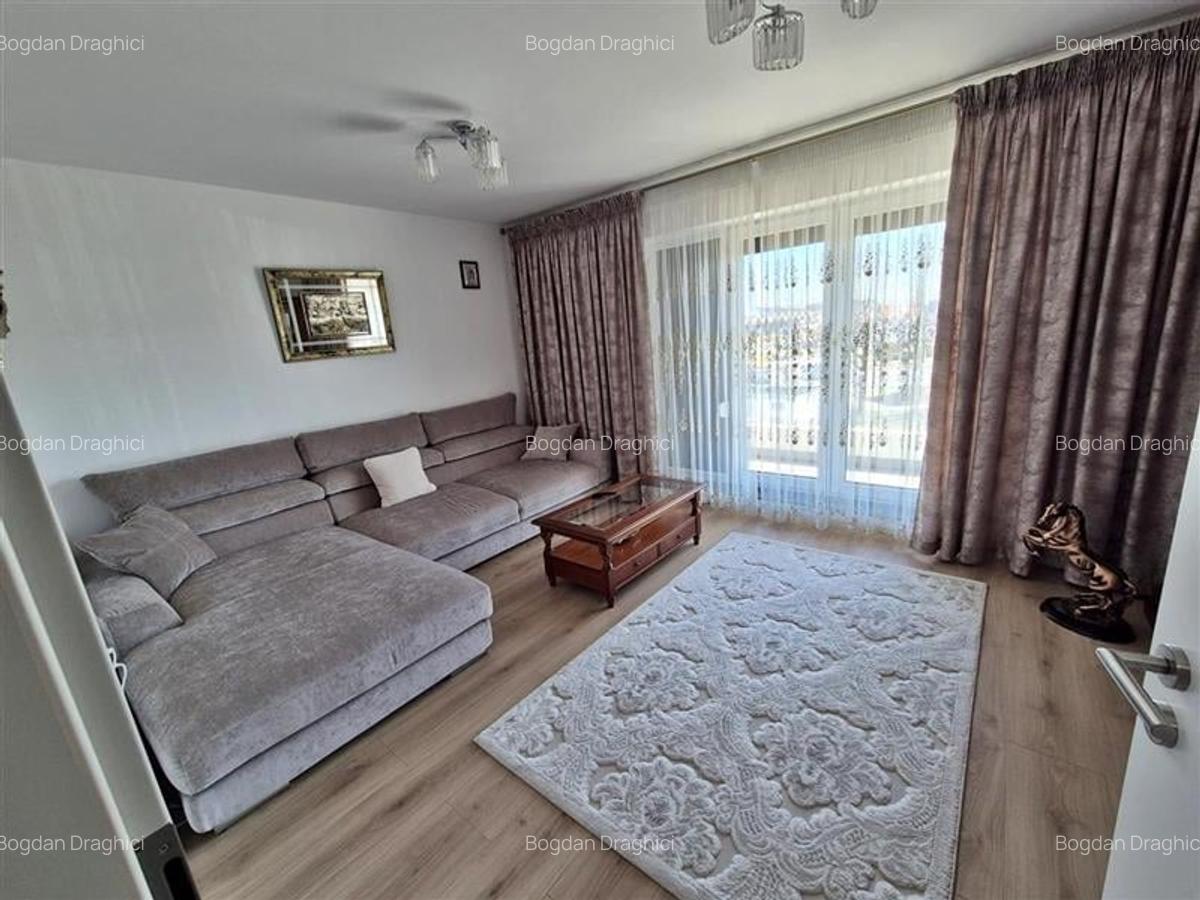 Apartament cu 2 camere decomandat, mobilat în Tractorul - 1
