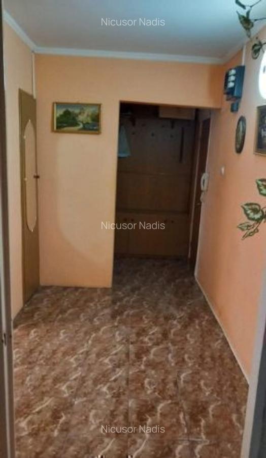 Apartament de vânzare - 5