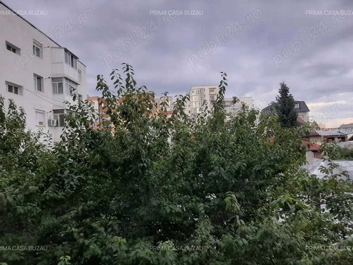 Apartament cu 2 camere zona Unirii Sud etaj 1 din 4 Pret: 82.000 - 6