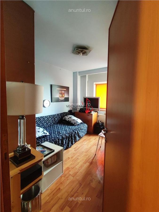 Calea Mosilor, et.4/8, la 8 min de metrou OBOR - 9