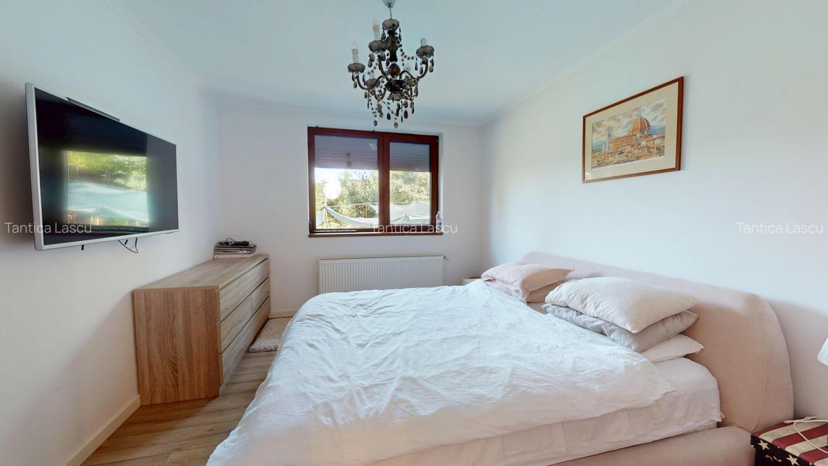 Imobil  de lux pe malul lacului cu ponton, complet mobilat si utilat - 22