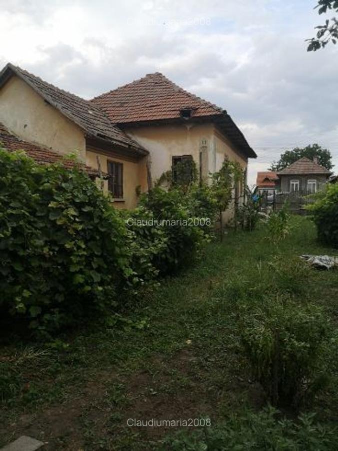 Vând casă în Bistret preț 10.000 € negociabil - 8