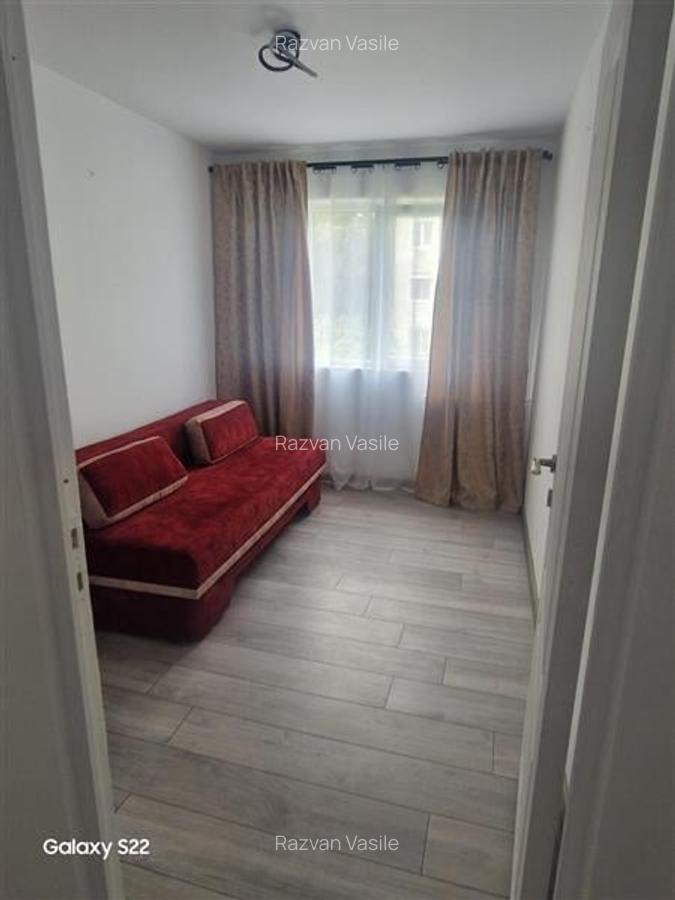 3 camere semidecomandat renovat 2025, in cartier nord în Ploiesti - 1
