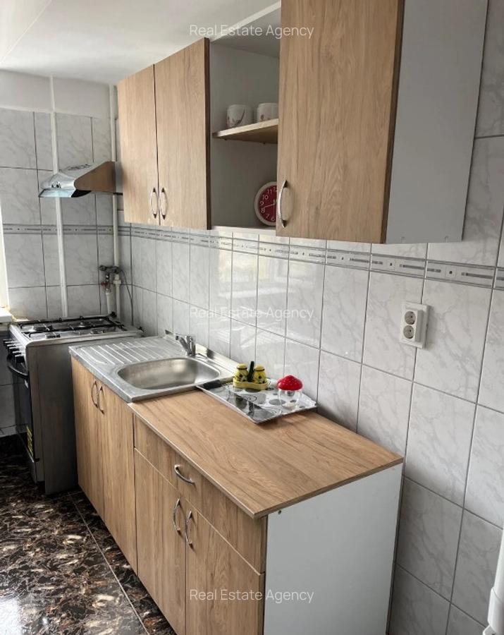 2 camer2 in zona Lipovei - 4