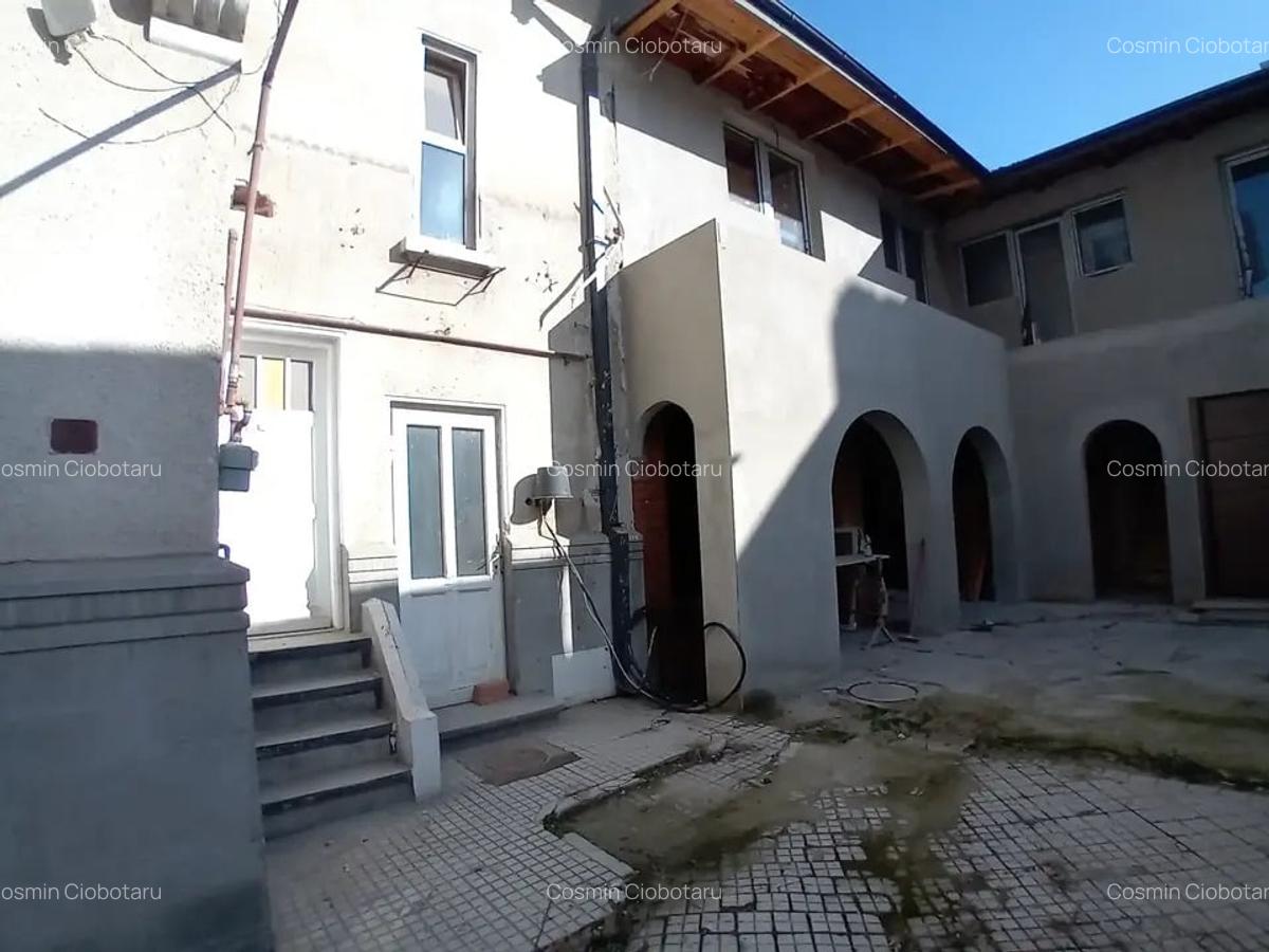 Vilă de Epocă Spatioasă în Zona Vitan Mall - 3