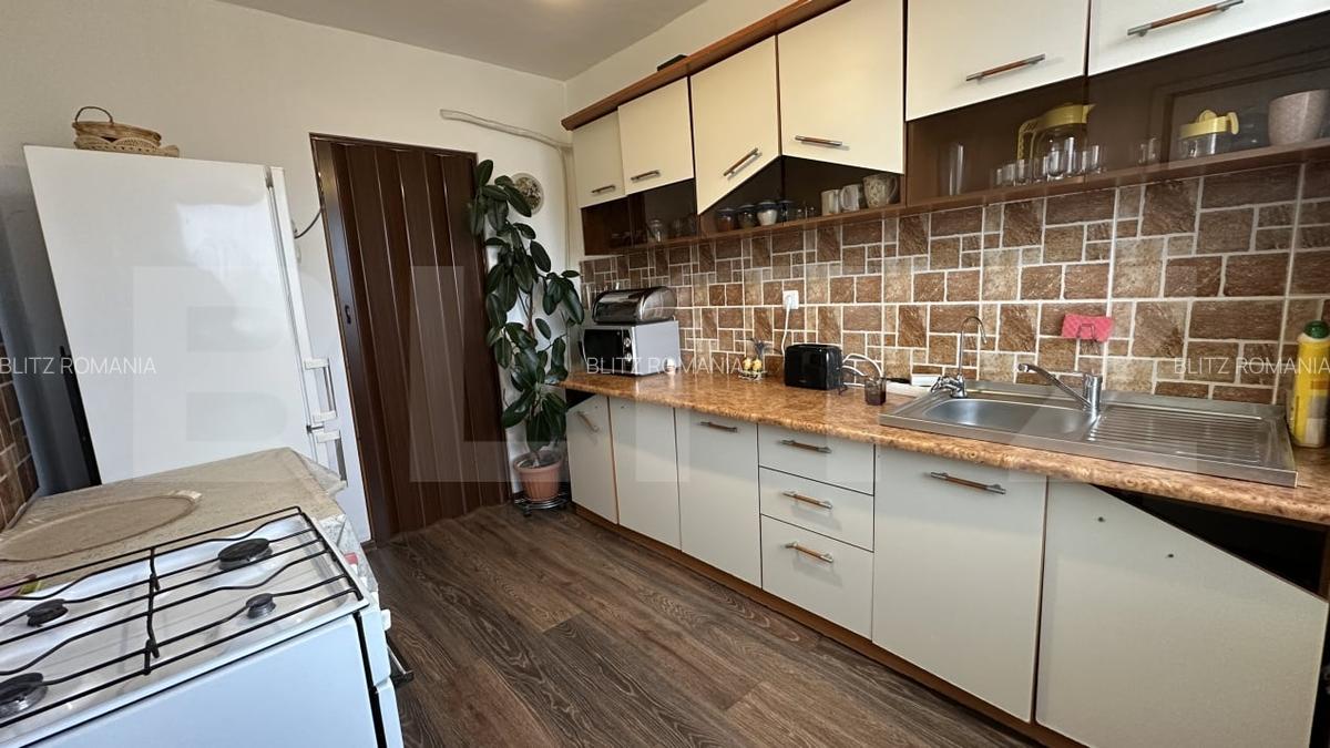 Apartament decomandat cu trei camere si doua bai, zona Iosia - 4