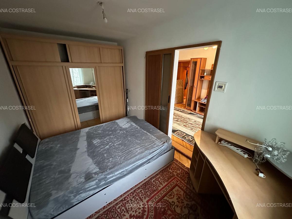 Apartament cu 3 camere semidecomandat, mobilat în Alexandru cel Bun - 1