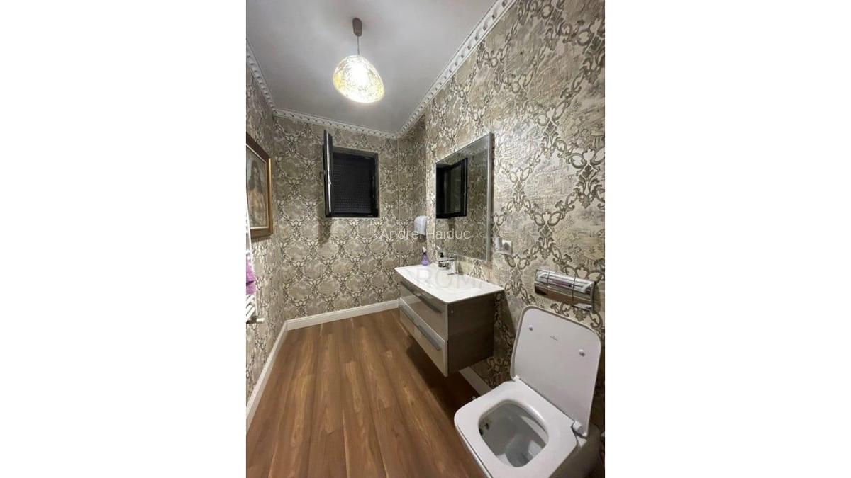 REV2002733 Domenii - Vila impunatoare aproape de Biserica Casin - 14