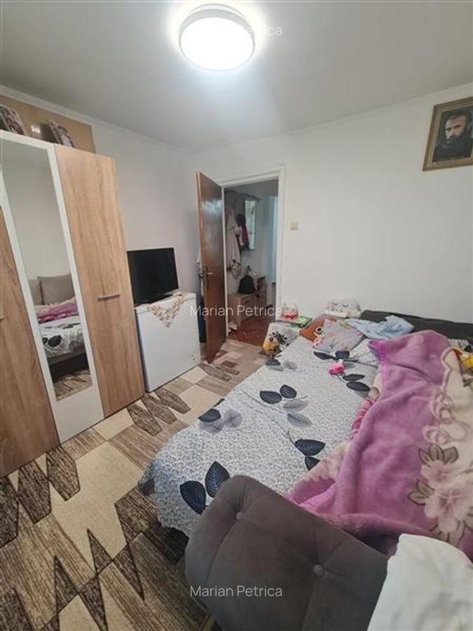 Apartament cu 4 camere decomandat în Colentina - 2