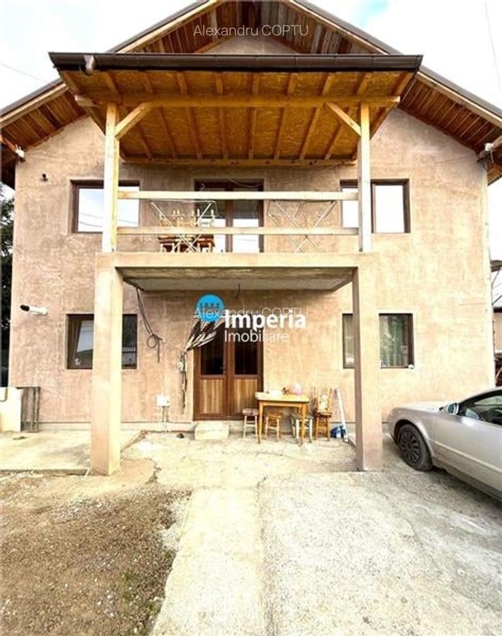 Casa 8 camere, 3 bai, canalizare, 300 teren Tineretului  Lunca Cetatuii - 1