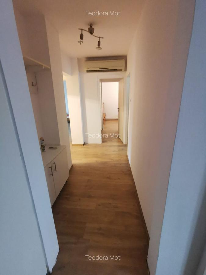 Apartament cu 4 camere decomandat în Dâmbovița - 13