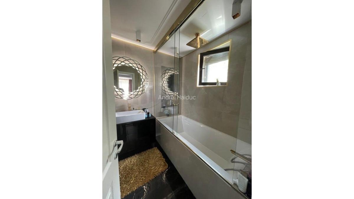 REV2002733 Domenii - Vila impunatoare aproape de Biserica Casin - 13