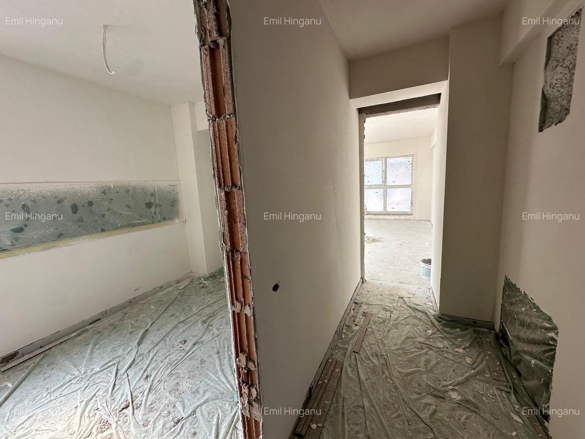 Garsoniera la Parter cu posibilitatea transformarii in spatiu comercial - 3