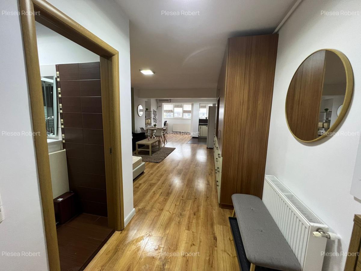 Garsoniera spatioasa 45 mp impartita in 2 zone la doar 1 minut de metrou Leonida - 5