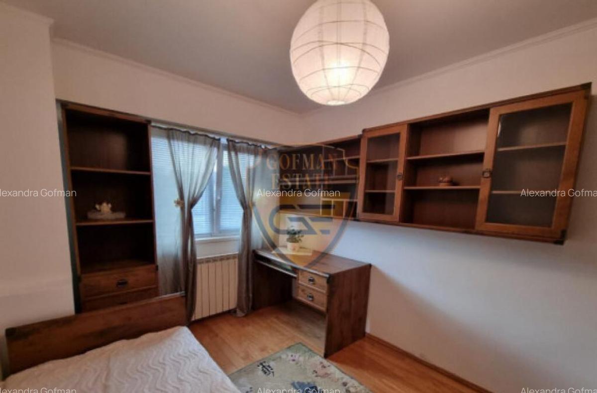 Apartament 4 camere, etaj 2/4, zona Delfinariu - 13