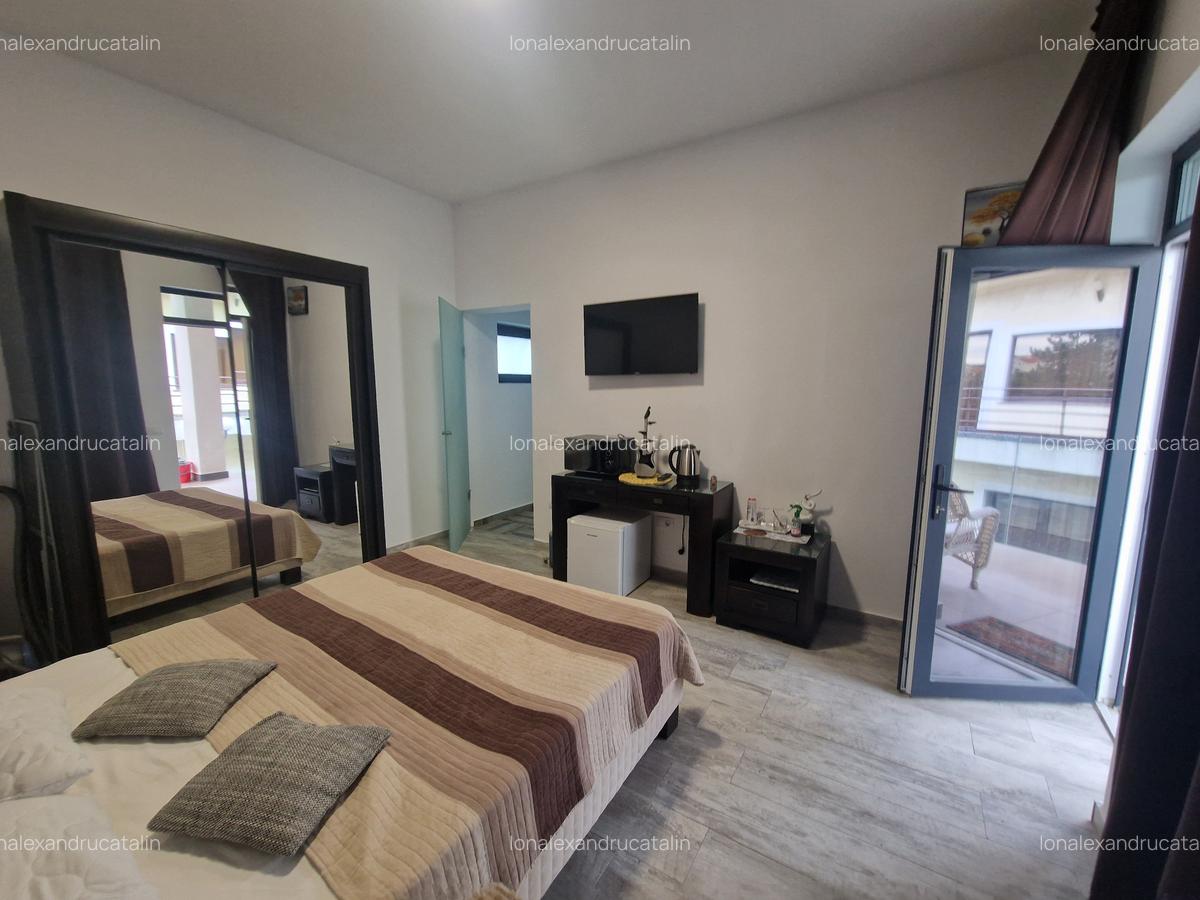 Mamaia Sat - Garsoniera mobilata-utilata,  etaj 1, bloc stradal la Blvd Mamaia - 17