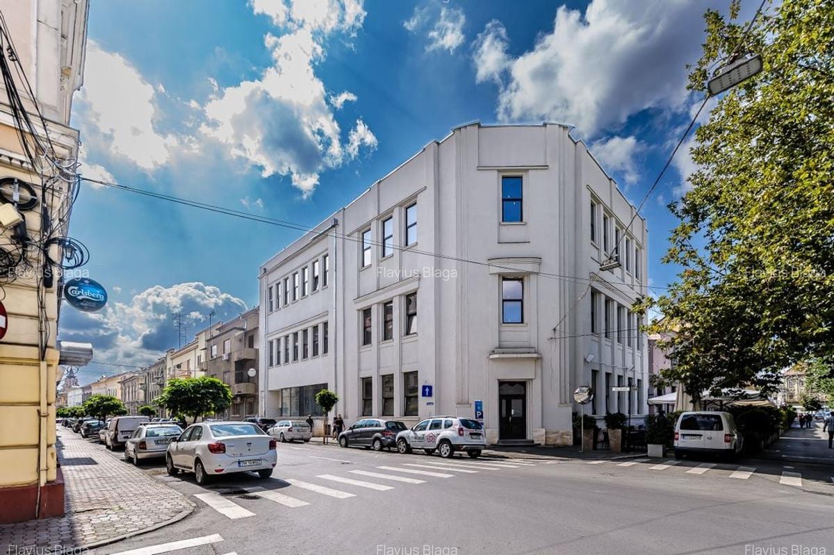 Clădire ultracentrală de vânzare Bulevardul Decebal Comision 0 - 5
