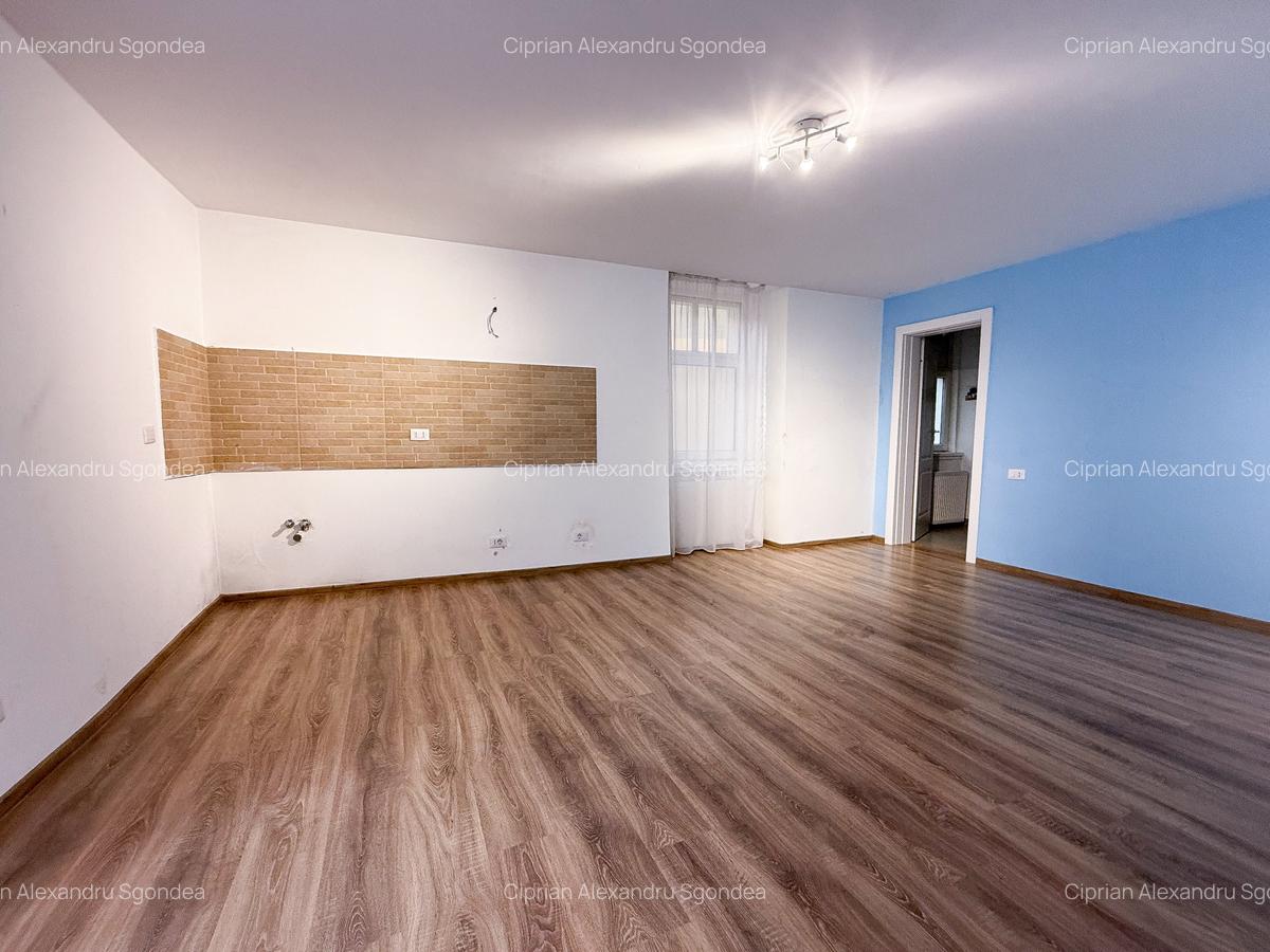 Apartament cu 3 camere decomandat în Centrul Istoric - 12