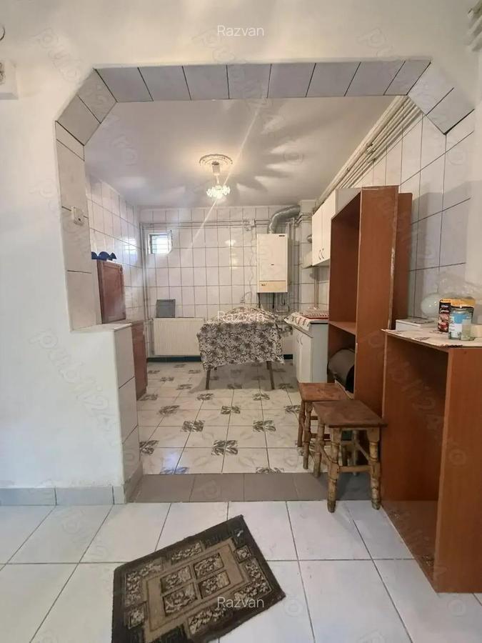Casa spa?ioasa cu curte, in zona Salaj - 4