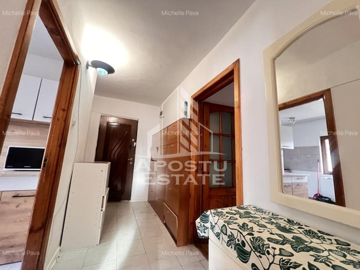 Apartament cu 3 camere, centrala proprie, zona Bucovina - 1
