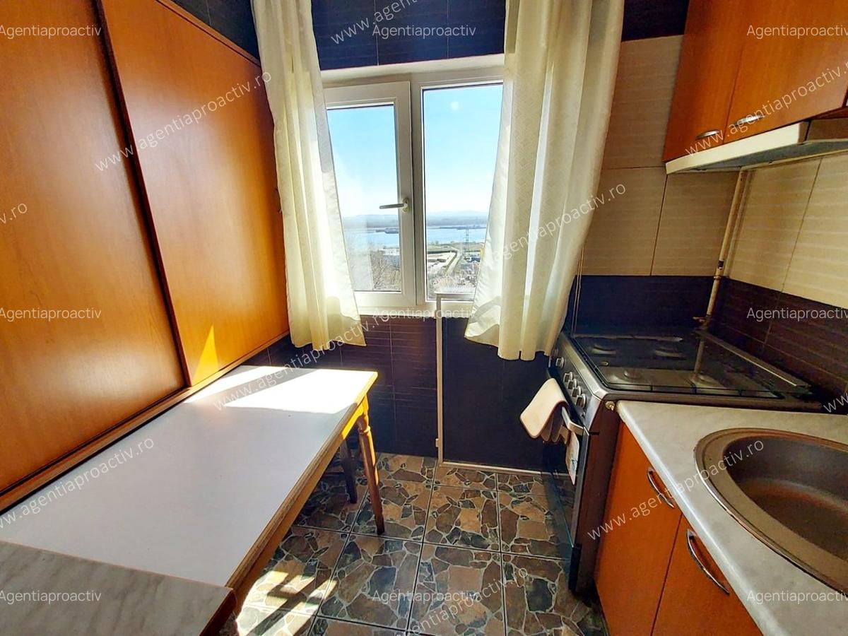 Apartament 2 camere decomandat Micro 21 cu Vedere deosebita către Dunăre - 4
