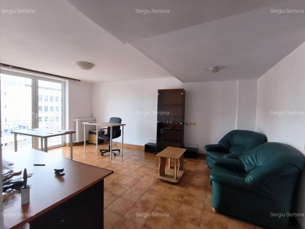 Apartament cu 3 camere decomandat în P-ța Romană - 2