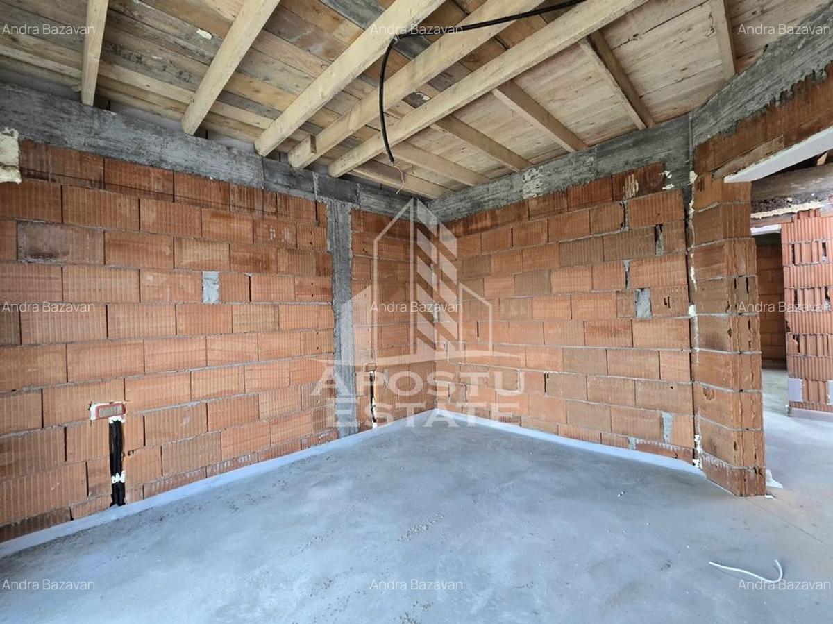 Jumatate de duplex, modern, cu 4 camere si 2 bai, Sag, vatra satului - 12