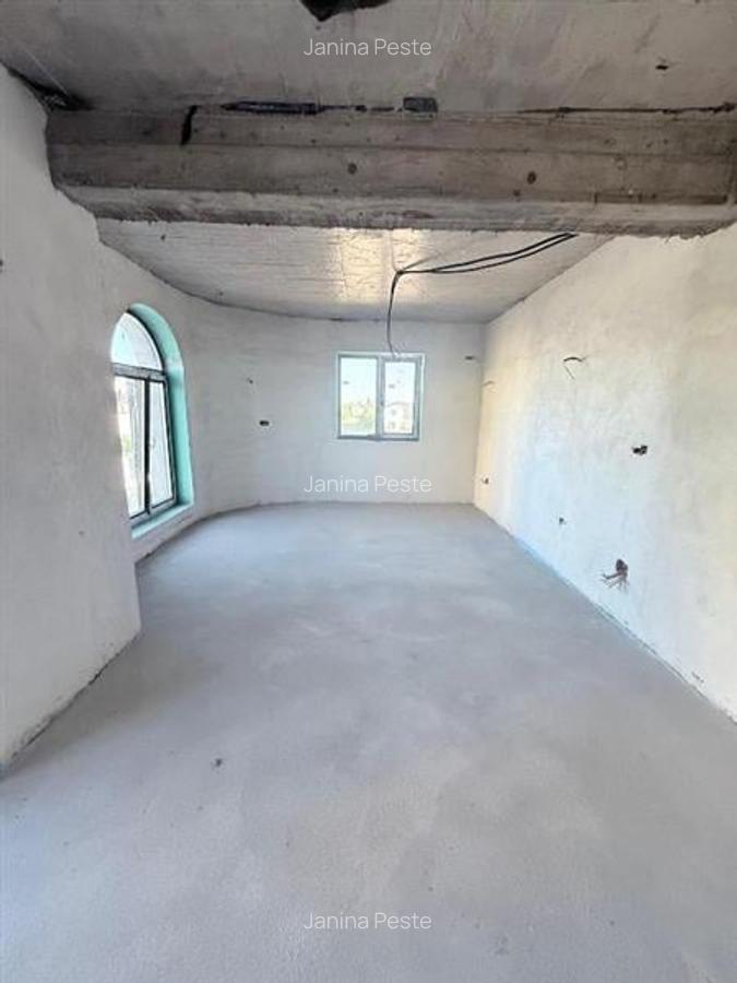 Vanzare  - Casa- Vila - Prelungirea Ghencea - Gladiolelor - teren 572mp - 330000 - 18