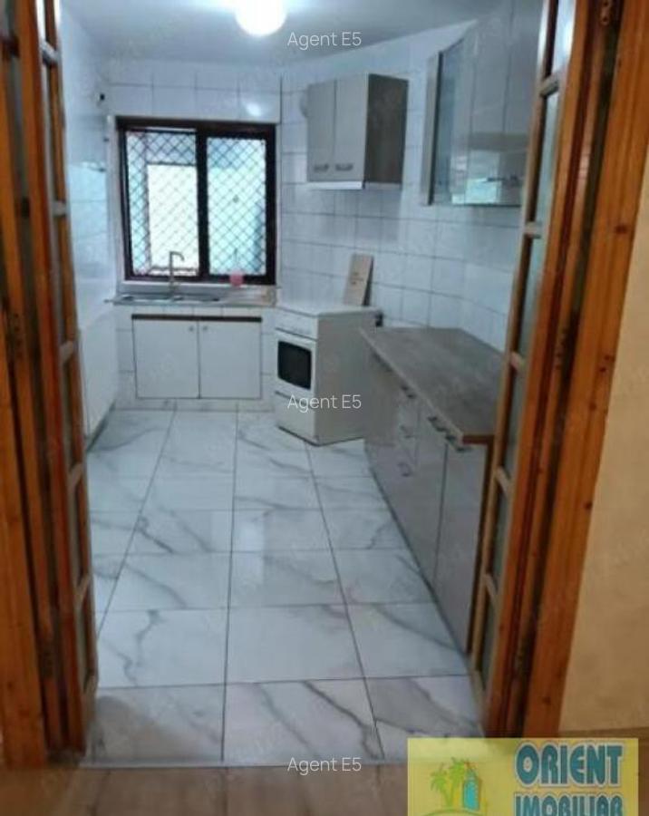 Centru, Piata Grivitei, casa 6 camere de vanzare - 3